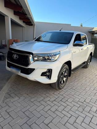 TOYOTA HILUX 2.8 SRX 4X4 CD 16V DIESEL 4P AUTOMÁTICO